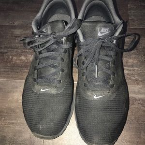 Black Nikes Men's size 8.5